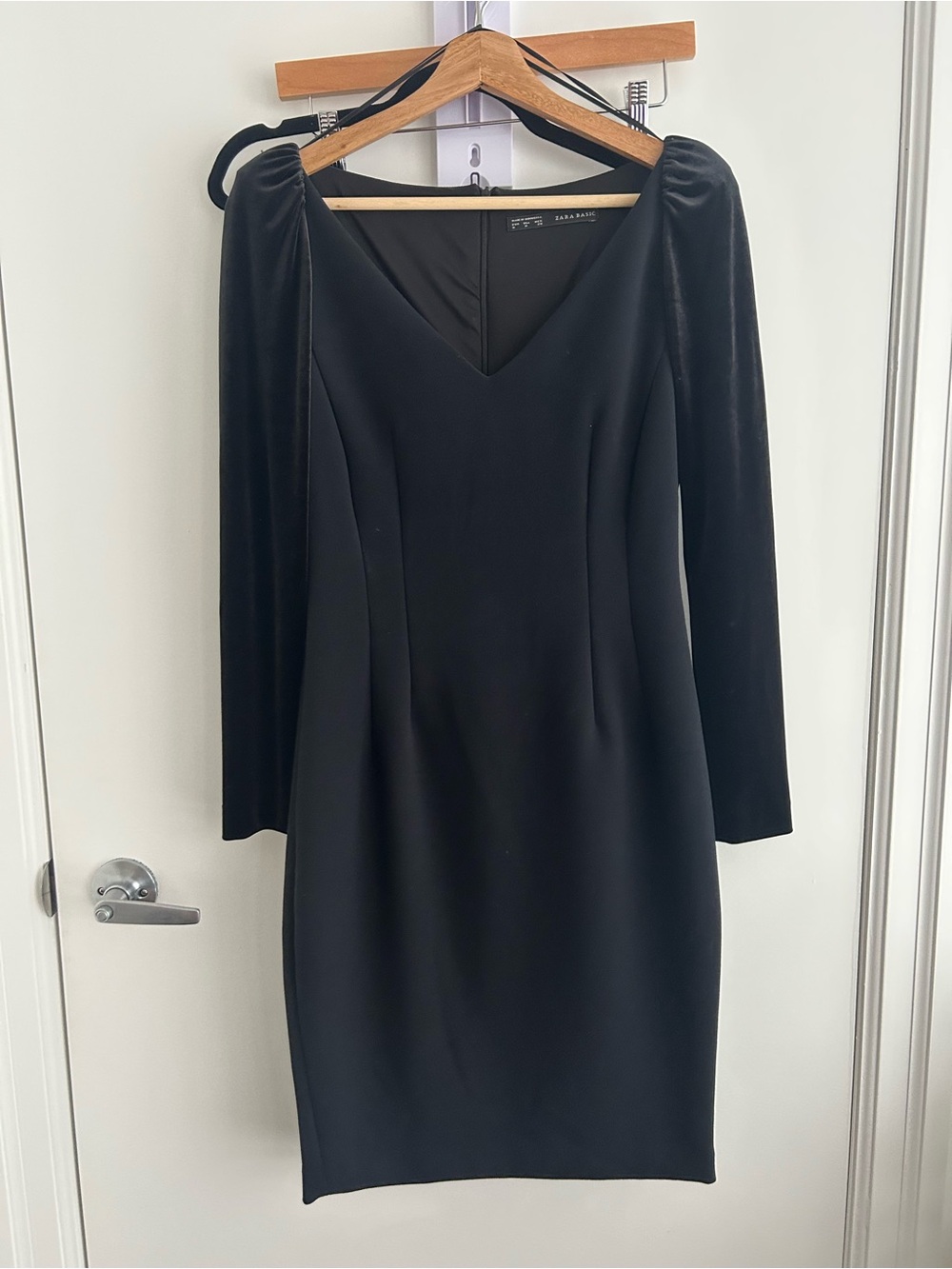 Zara Black V-Neck Long Sleeve Sheath Dress